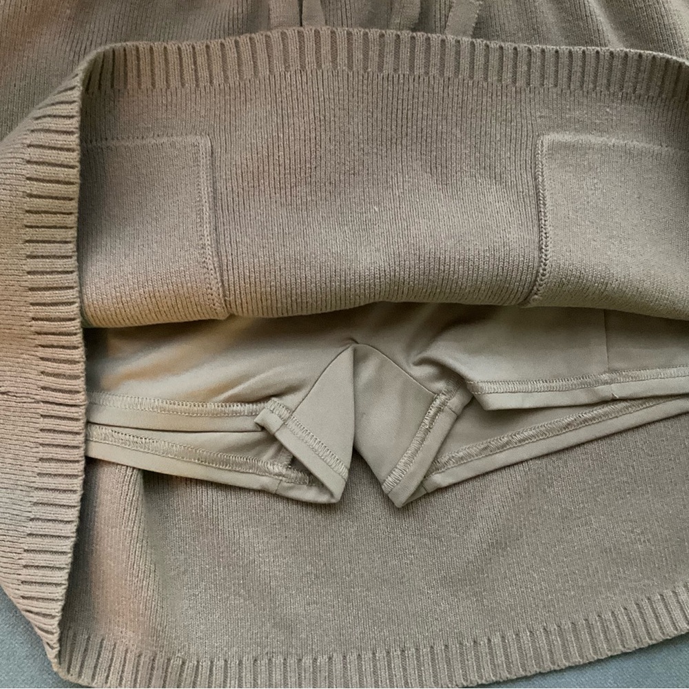 Alo Yoga Scholar Knit Cargo Skirt Gravel S - Picture 3 of 6